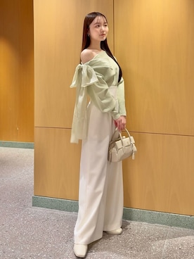 「肌見せ」｜「アイテム（スラックス）」を使った、SNIDELさん（レディース・160cm）の秋コーディネート