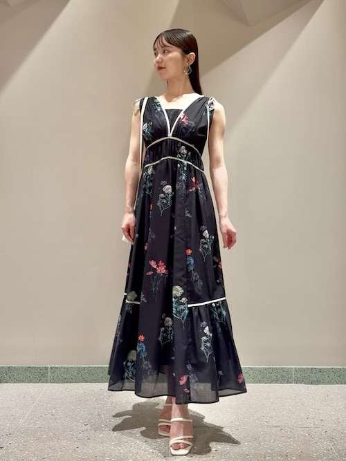 00サイズあり】フラワードロストディティールワンピース
