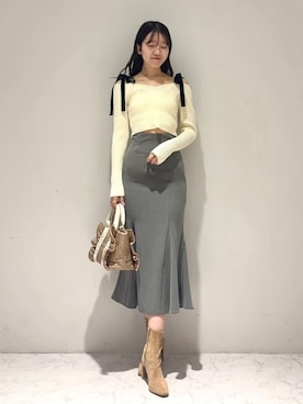 「SNIDEL（スナイデル）のハイウエストマーメイドスカート（スカート）」を使った、SNIDELさん（レディース・174cm）の秋コーディネート