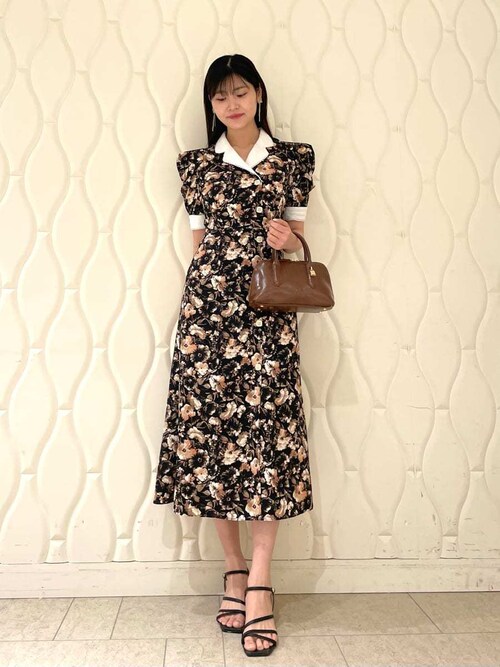 マルチプリントパフスリーブワンピーススナイデル2025