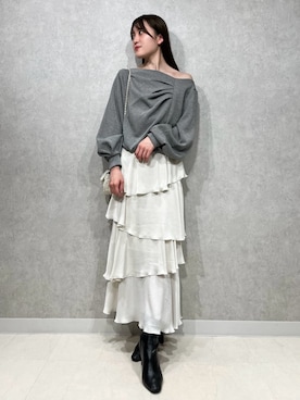 「肌見せ」｜「アイテム（ショルダーバッグ）」を使った、SNIDELさん（レディース・157cm）の秋コーディネート