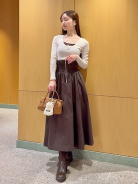 「アイテム（チャーム）」を使った、SNIDELさん（レディース・160cm）の秋コーディネート