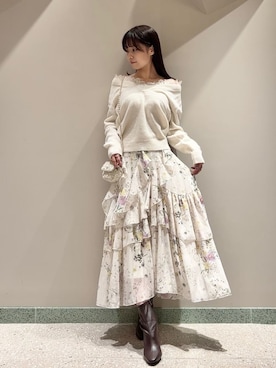 「肌見せ」｜「アイテム（ショルダーバッグ）」を使った、SNIDELさん（レディース・165cm）の秋コーディネート