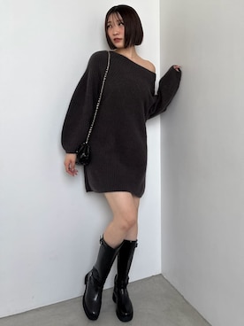 「肌見せ」｜「アイテム（ショルダーバッグ）」を使った、SNIDELさん（レディース・165cm）の秋コーディネート