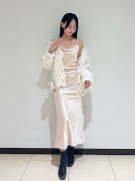 「肌見せ」｜「アイテム（ショルダーバッグ）」を使った、SNIDELさん（レディース・163cm）の秋コーディネート