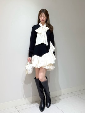 「SNIDEL（スナイデル）のリボンタイペプラムチュニックワンピース（ワンピース、ブラック系）」を使った、SNIDELさんの秋コーディネート