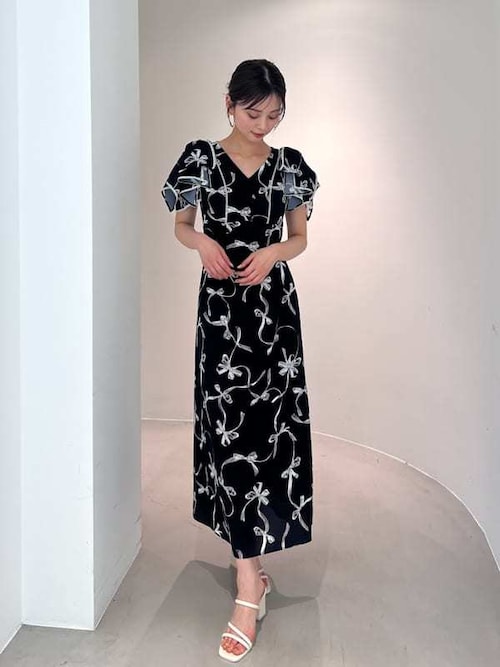 新作新品♥️SNIDEL Sustainableリボンプリントワンピース✨PBEG スナイデル SNIDEL 【00サイズあり】Sustainableリボンプリント