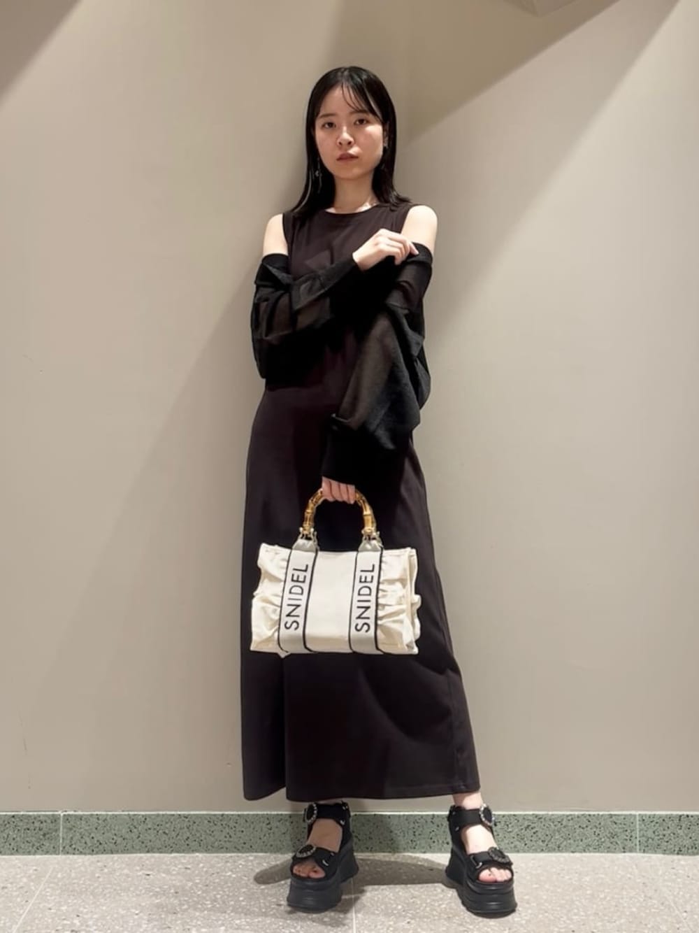 SNIDEL（スナイデル）の「ビジュースニーカーソールサンダル