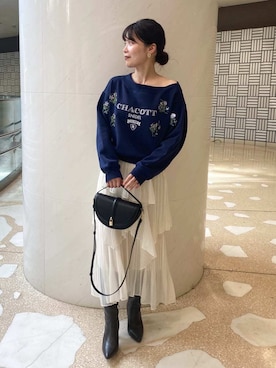 「肌見せ」｜「アイテム（スウェット）」を使った、SNIDELさん（レディース・160cm）の秋コーディネート