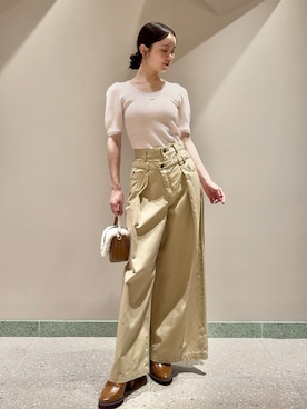 「アイテム（デニムパンツ、ベージュ系）」を使った、SNIDELさん（レディース・160cm）の秋コーディネート