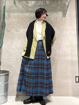 「アイテム（テーラードジャケット、グリーン系）」を使った、ricoさん（レディース・161cm）の秋コーディネート