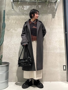 「アイテム（ステンカラーコート、グレー系）」を使った、ricoさん（レディース・161cm）の冬コーディネート