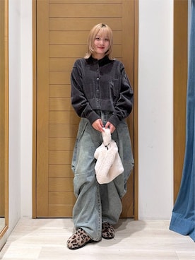 「HEREIAM（ヘレイアム）のアイテム（パンツ）」を使った、orinさん（レディース・164cm）の秋コーディネート