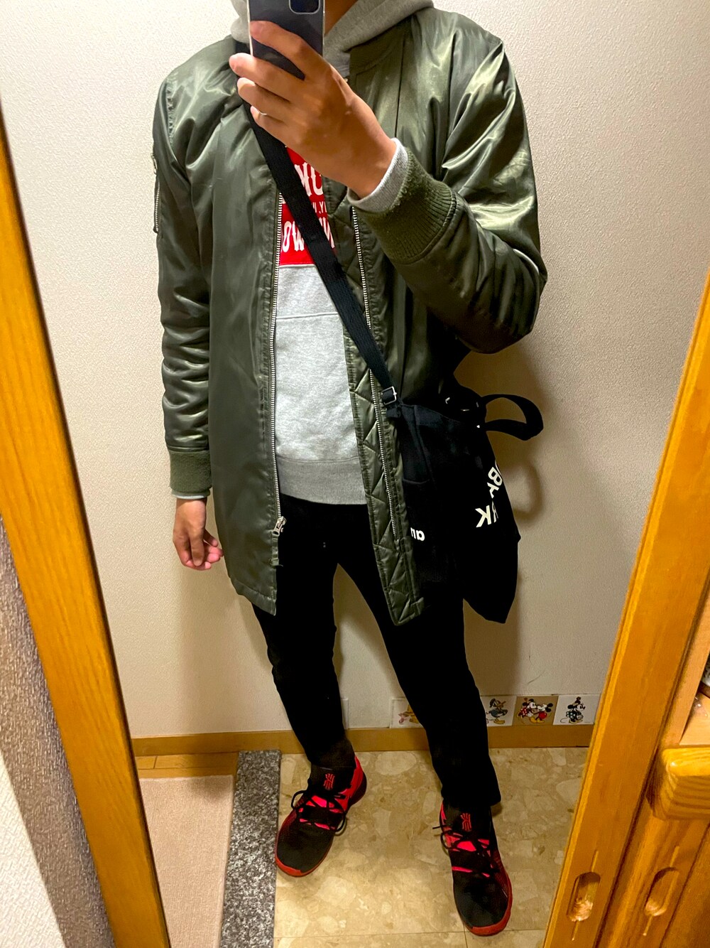 「今日のコーデ、おしゃれさんと繋がりたい、休日スタイル、グリーン、パーカー、ナイキ」｜「NIKEのアイテム（シューズ、グレー系）」を使った、TAKESHIさん（メンズ・178cm）の秋コーディネートの1枚目の写真
