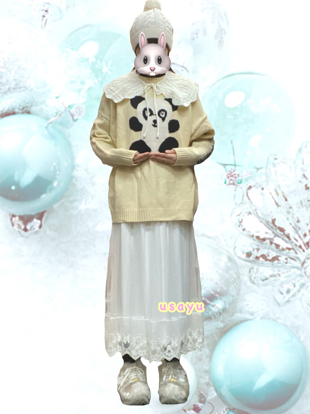 ホワイト系のニット/セーター、ホワイト系のワンピース、グレー系のスニーカーを着用したレディースの冬コーディネートの1枚目の写真