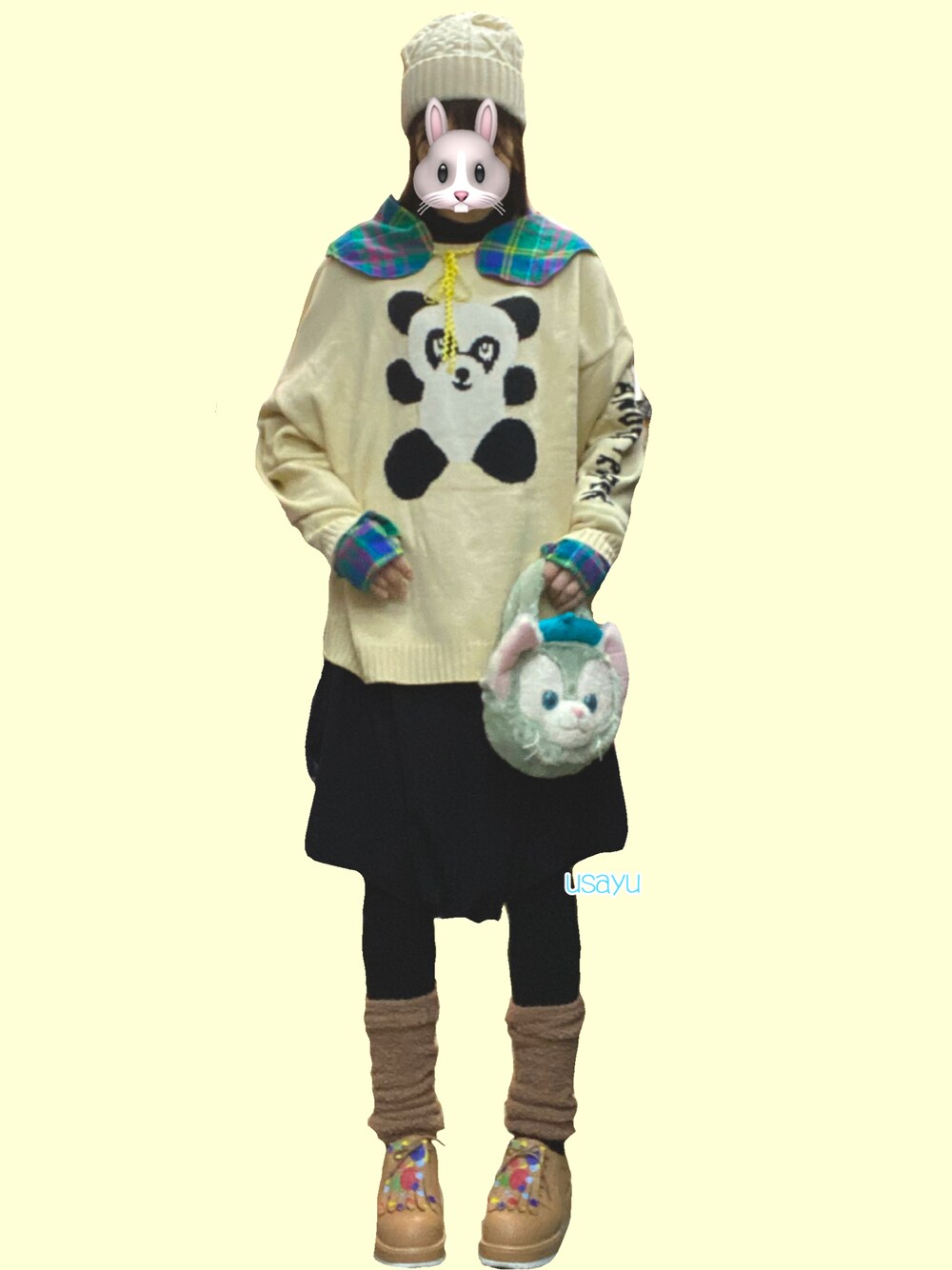 ホワイト系のニット/セーター、ベージュ系のその他シューズを着用したレディースの冬コーディネートの1枚目の写真