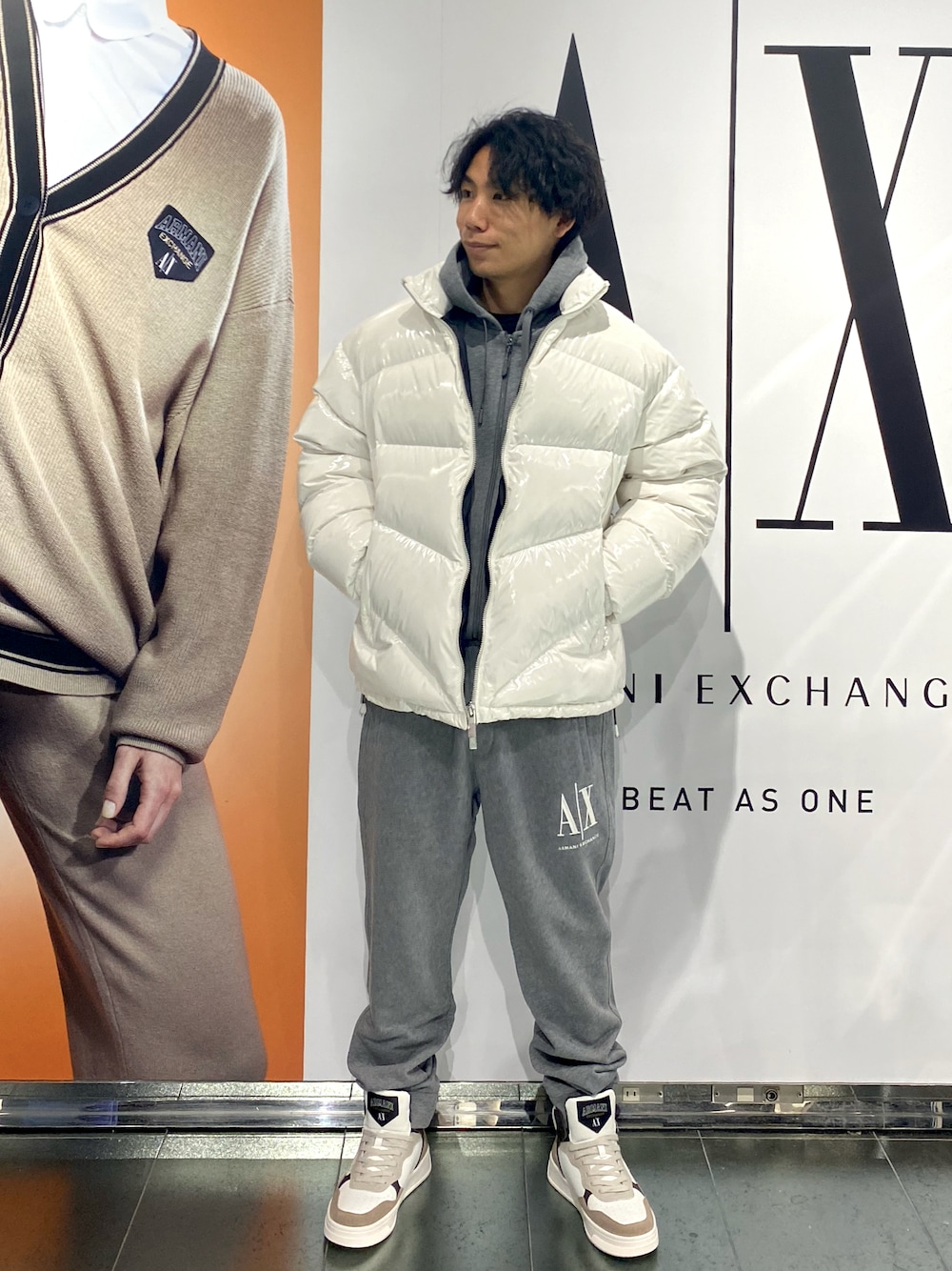 「AXchanger、AXchange」｜「ARMANI EXCHANGEの【A|X アルマーニ エクスチェンジ】リアルダウンジャケット（ダウンジャケット/コート、ブラック系）」を使った、shupeiさん（メンズ・170cm）の冬コーディネートの1枚目の写真