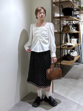 「FREE'S MART（フリーズマート）のフロントギャザースクエアネックブラウス（シャツ/ブラウス、ホワイト系）」を使った、harukaさん（レディース・158cm）の冬コーディネート