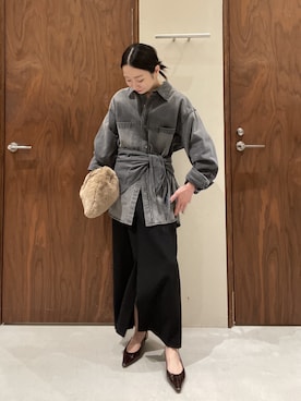 「GALLARDAGALANTE（ガリャルダガランテ）の【スカーフ付き】カシュクールデニムシャツ（シャツ/ブラウス、グレー系）」を使った、gg_chisatoooさん（レディース・152cm）の秋コーディネート