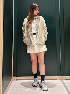 「アイテム（メッセンジャーバッグ）」を使った、makiさん（レディース・162cm）の秋コーディネート
