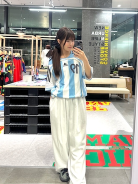 「URBAN RESEARCH（アーバンリサーチ）のadidas　サッカーアルゼンチン代表 2006 ホーム ユニフォーム メッシ19（Tシャツ/カットソー、ホワイト系）」を使った、ゆめさん（レディース・148cm）の夏コーディネート