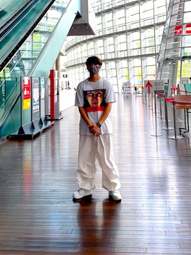 「WHITELAND（ホワイトランド）のWHITELAND/ホワイトランド/A CLOCKWORK ORANGE Tシャツ/時計仕掛けのオレンジ Tシャツ（Tシャツ/カットソー）」を使った、雨男さん（メンズ・171cm）の秋コーディネート