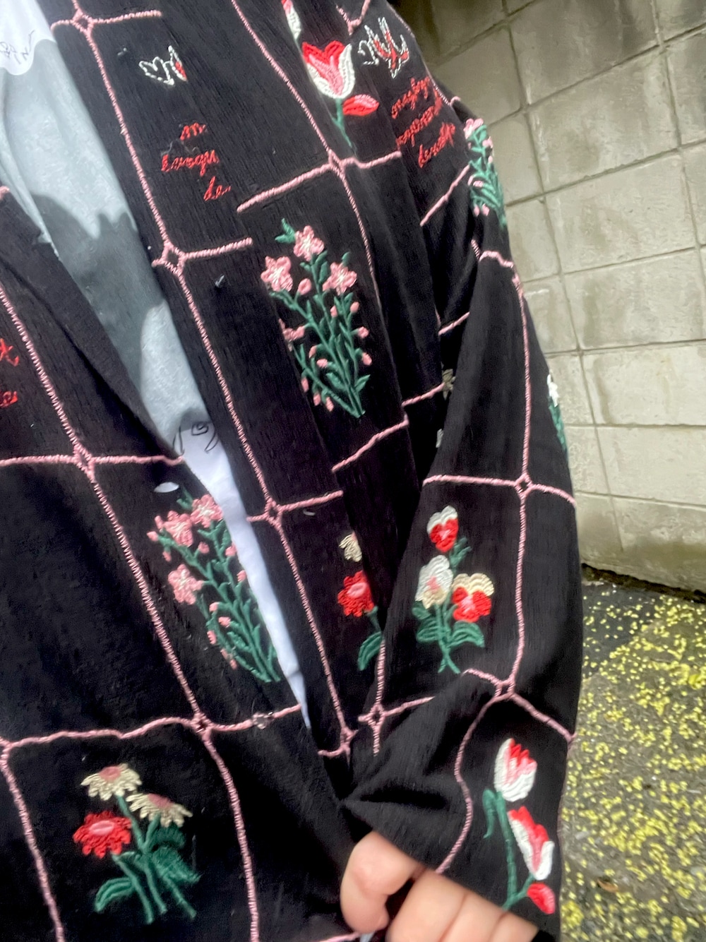 「mag.by cのアイテム（シャツ/ブラウス、ブラック系）」を使った、taekoさん（レディース・163cm）の春コーディネートの1枚目の写真