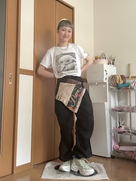 「古着のアイテム（Tシャツ/カットソー、ホワイト系）」を使った、ゆきなさん（レディース・154cm）の春コーディネート