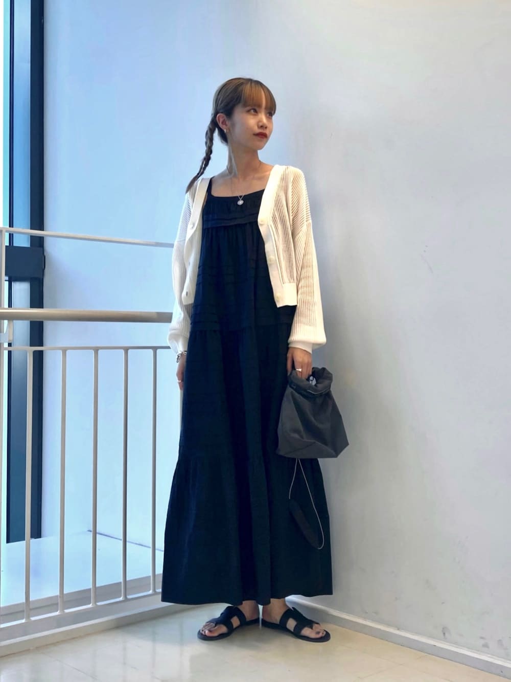 美品✨エブール コットンドライブメッシュVネックニットカーディガン 24SS ガーリーな抜け感。前後2way度甘メッシュニットカーディガン ce1260219