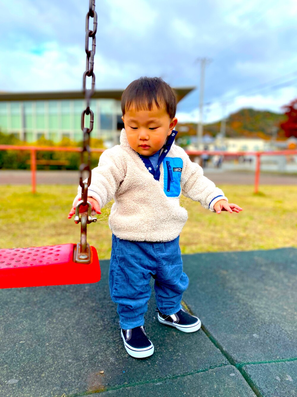 「キッズコーデ、男の子コーデ、VANS、フリースジャケット、おしゃれさんと繋がりたい、1歳6ヶ月」｜「VANSのアイテム（スリッポン、ブラック系）」を使った、RITSU®︎さん（キッズ・80cm）の冬コーディネートの1枚目の写真