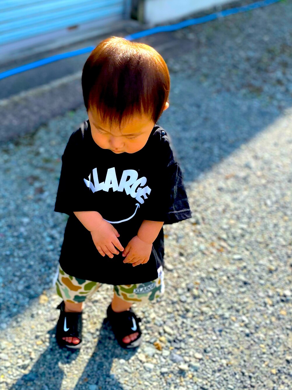「キッズファッション、男の子コーデ、スポーツミックス、XLARGE KIDS、1歳2ヶ月、服好きな人と繋がりたい、子供服」｜「XLARGE KIDSのスマイルロゴプリント半袖Tシャツ（Tシャツ/カットソー、ブラック系）」を使った、RITSU®︎さん（キッズ・90cm）の夏コーディネートの1枚目の写真