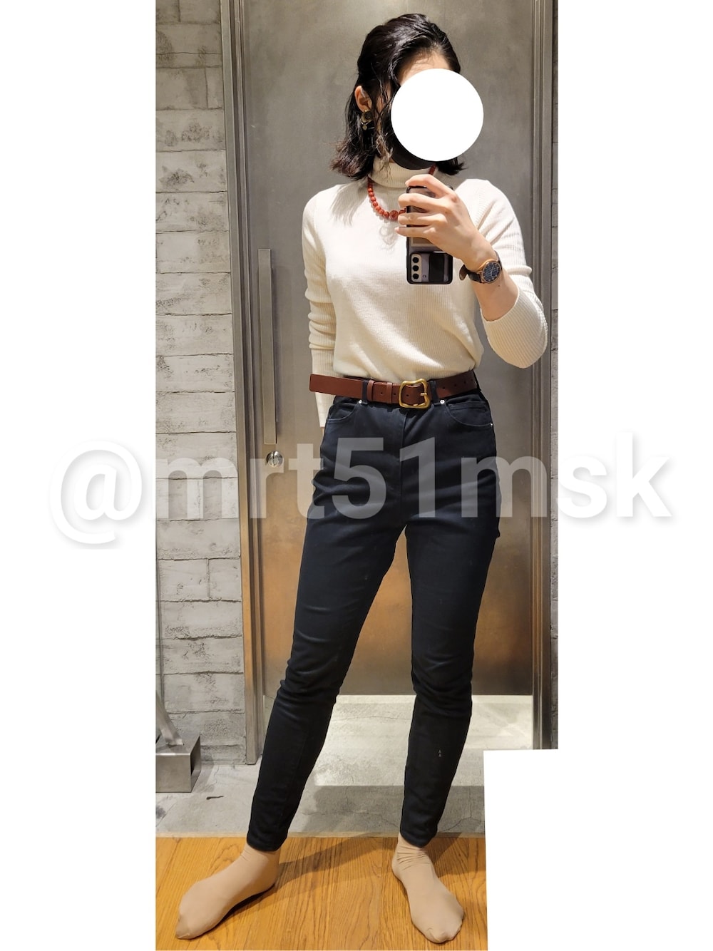 「ootd、リブニット、スキニーデニム、プチプラコーデ、シンプルスタイル、冬コーデ、秋コーデ」｜「UNIQLOのアイテム（ニット/セーター、ホワイト系）」を使った、Annさん（レディース・172cm）の冬コーディネートの1枚目の写真