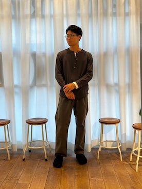「アイテム（サンダル）」を使った、堂免祐太さん（メンズ・171cm）の秋コーディネート