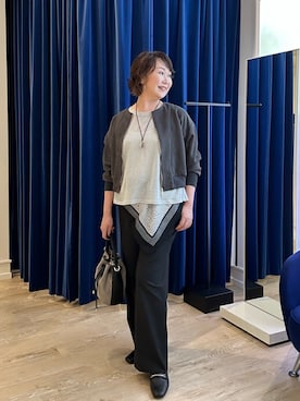 「アイテム（ブルゾン、グレー系）」を使った、TAKAGIさん（レディース・164cm）の秋コーディネート