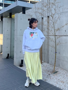 「春カラー」｜「アイテム（パーカー）」を使った、kotani.さん（レディース・165cm）の春コーディネート