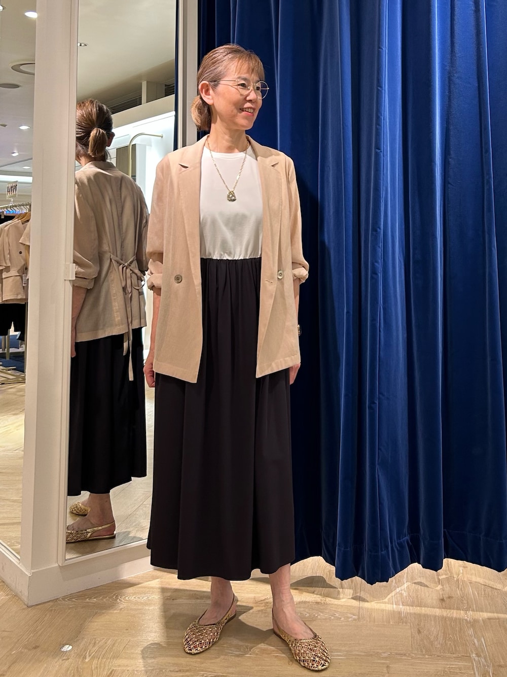 「おでかけコーデ、きれいめコーデ、シアートップス、お仕事コーデ、ワンピース、ノースリーブワンピース、ジャケット、ジャケットスタイル、50代ファッション、50代コーデ、アラフィフ」｜「NOLLEY’Sの撥水UVカットドッキングワンピース（ワンピース、ブラック系）」を使った、umezawa_nolさん（レディース・167cm）の夏コーディネートの1枚目の写真