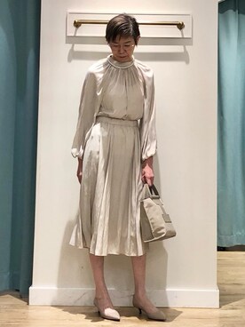 エコ割繊スタンドギャザーワンピースを使った人気ファッション 