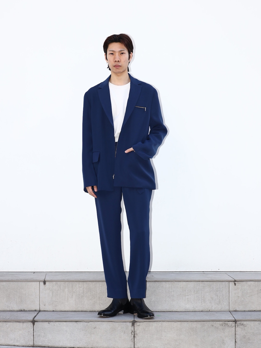 「セットアップ、春コーデ、綺麗目」｜「CULLNIのEX.TAPERD PANTS（スラックス、ブルー系）」を使った、cionさん（メンズ・175cm）の冬コーディネートの1枚目の写真