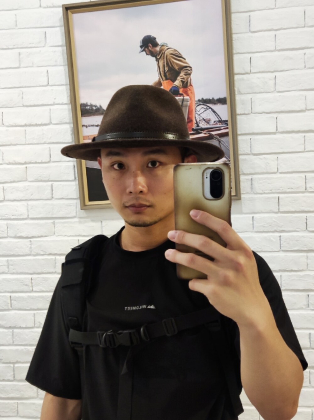 「PENDLETONのアイテム（ハット、ブラウン系）」を使った、Billy Darvishさん（メンズ・173cm）の春コーディネートの1枚目の写真