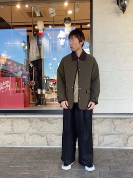 「ITEMS URBANRESEARCH（アイテムズ アーバンリサーチ）の衿コーデュロイ 中綿キルティングジャケット（ミリタリージャケット、グリーン系）」を使った、tsubasaさん（メンズ・170cm）の秋コーディネート