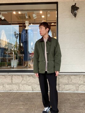 「SENSE OF PLACE by URBAN RESEARCH（センスオブプレイスバイアーバンリサーチ）の『イージーケア』ダブルタックテーパードパンツ（その他パンツ、ブラック系）」を使った、tsubasaさん（メンズ・170cm）の秋コーディネート