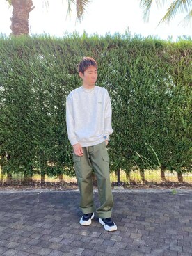 「ITEMS URBANRESEARCH（アイテムズ アーバンリサーチ）のウォッシュドコットン カーゴパンツ（その他パンツ、グリーン系）」を使った、tsubasaさん（メンズ・170cm）の秋コーディネート
