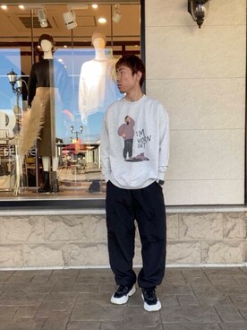 「ITEMS URBANRESEARCH（アイテムズ アーバンリサーチ）の『XLサイズあり』『セットアップ対応』撥水ナイロングログラン裏フリースカーゴ（その他パンツ、ブラック系）」を使った、tsubasaさん（メンズ・170cm）の秋コーディネート