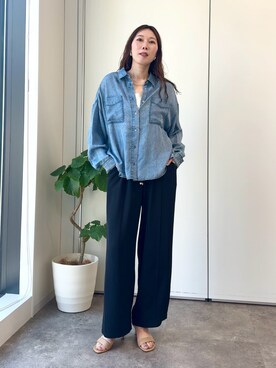 「Jena espace merveilleux(ジェナ エスパスメルヴェイユ)の【待望のサイズ展開!シリーズ累計販売枚数1万枚突破!】テンセルデニムシャツ(シャツ/ブラウス、ブルー系)」を使った、jenachikaさん(レディース・166cm)の春コーディネート