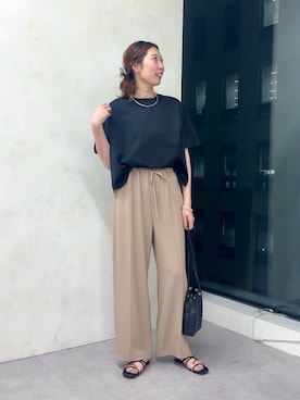 「Jena espace merveilleux(ジェナ エスパスメルヴェイユ)の【Tシャツなのに⁉ほんのりツヤ感ポンチョT】バックテープカットソー(Tシャツ/カットソー、ブラック系)」を使った、jenachikaさん(レディース・166cm)の春コーディネート