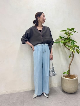 「Jena espace merveilleux(ジェナ エスパスメルヴェイユ)の【WEB限定】シアーシャツカーディガン(シャツ/ブラウス、グレー系)」を使った、jenachikaさん(レディース・166cm)の春コーディネート