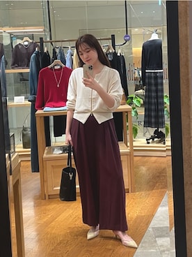 「アイテム（スラックス、レッド系）」を使った、RUNAさん（レディース・158cm）の秋コーディネート