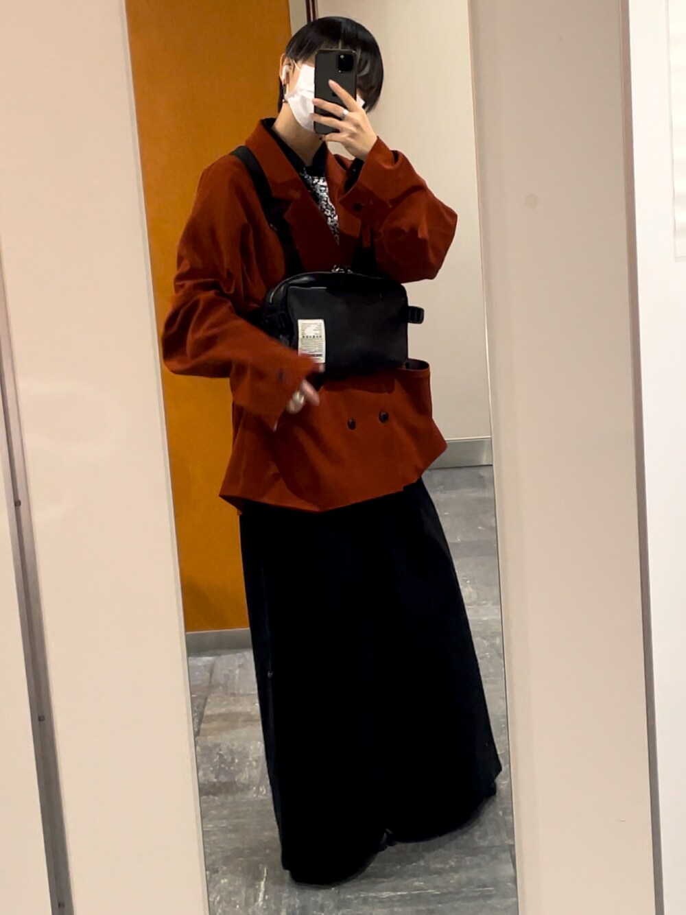 「春、ジャケット、キレイめ、ネクタイ」｜「precmeのIRUSEとprecmeのコラボパンツです。かなりワイドのあるシルエットになっています。（パンツ、ブラック系）」を使った、お魚パラダイスさん（レディース・158cm）の春コーディネートの1枚目の写真