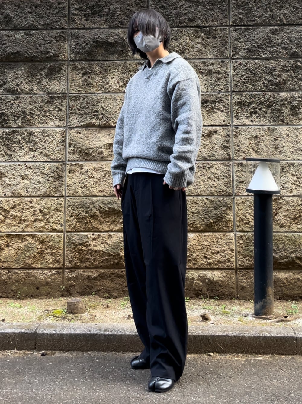 「冬コーデ、休日スタイル、今日のコーデ、GU、ニット、スラックス、メンズライク」｜「Maison MargielaのANKLE BOOT（ブーツ、ブラック系）」を使った、お魚パラダイスさん（レディース・158cm）の冬コーディネートの1枚目の写真