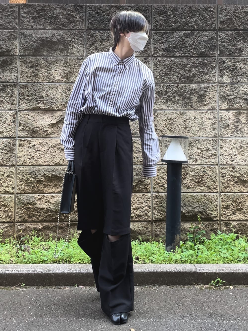 「春服コーデ、きれいめカジュアル、お出かけコーデ、ラクチンコーデ、オトナカワイイ、オトナ女子、春服、通勤コーデ、きれいめコーディネート、シャツスタイル、オフィスカジュアル、ブーツ、パンツスタイル、ストライプシャツ、きれいめ」｜「ZARAのアイテム（シャツ/ブラウス、ブルー系）」を使った、お魚パラダイスさん（レディース・158cm）の春コーディネートの1枚目の写真